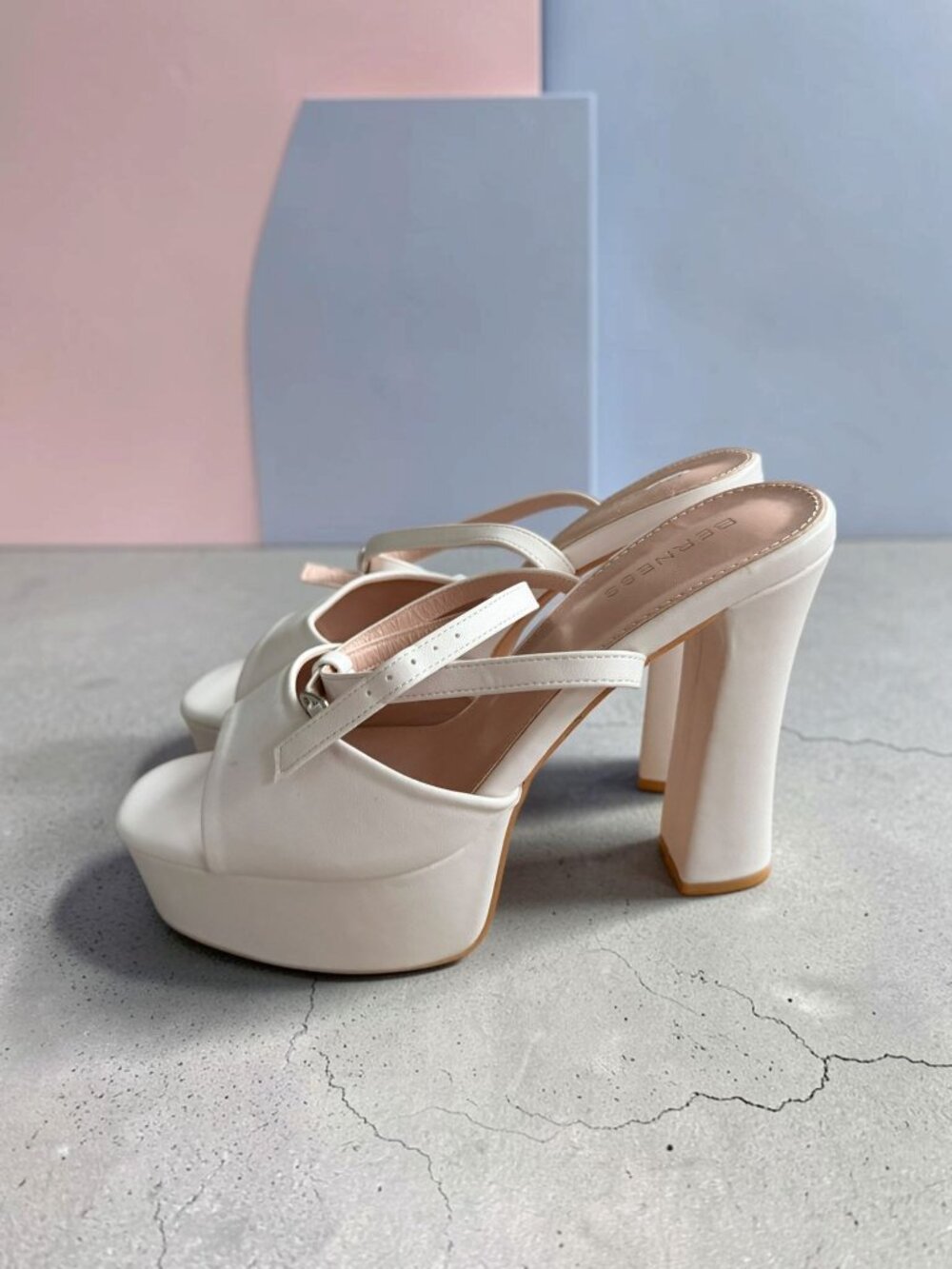 BERNESS White Platform Heels Sandals Size 11